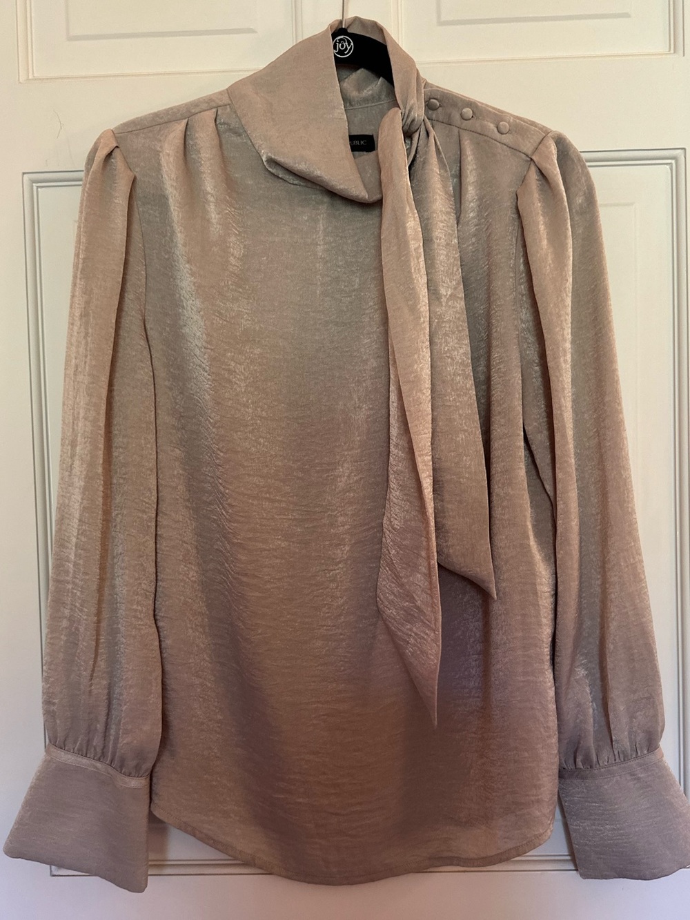 Banana Republic tie neck blouse Sz M